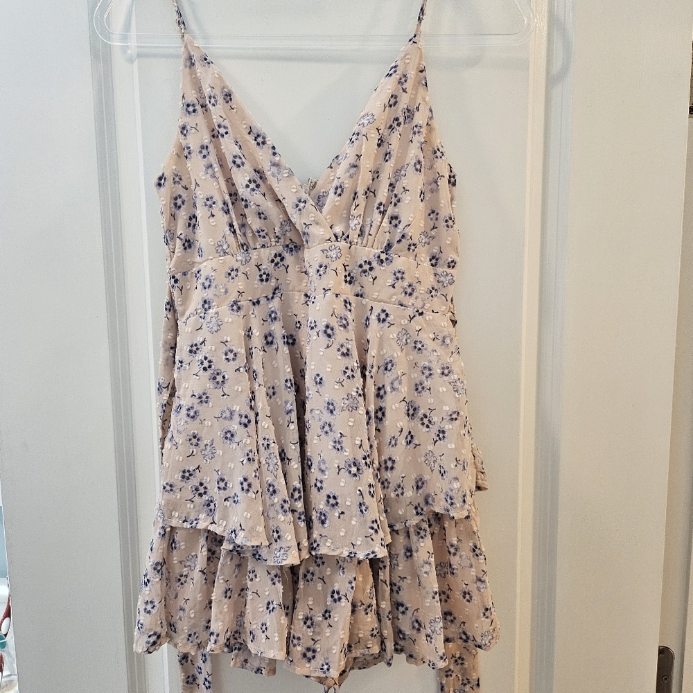 Romper ILLA ILLA Size Small.